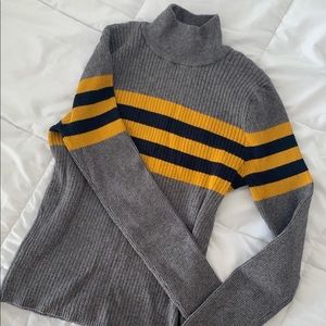 Long sleeve striped turtle neck